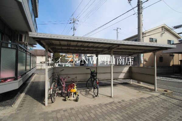 岡山駅 バス25分  社宅前バス停下車：停歩3分 1階の物件外観写真